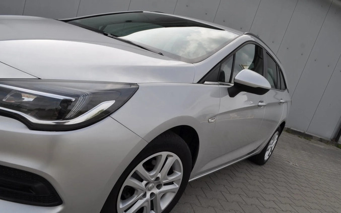 Opel Astra cena 48900 przebieg: 205000, rok produkcji 2020 z Stawiszyn małe 631